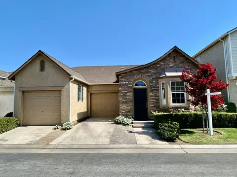 685 W Edinburgh Ln, Clovis, CA 93619 photo 1