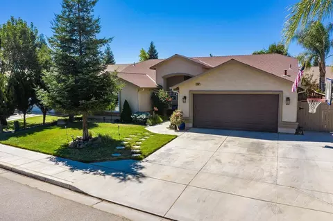 2208 W Park Dr, Madera, CA 93637 photo 1