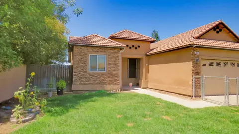 127 S Koleen Ave, Kerman, CA 93630 photo 1