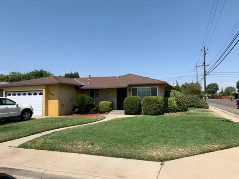 547 W Twain Ave, Clovis, CA 93612 photo 1