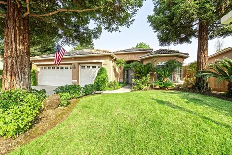 2329 Prescott Ave, Clovis, CA 93619 photo 1