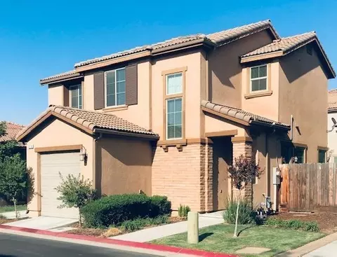 3279 Lahar Ln, Clovis, CA 93619 photo 1