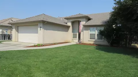 752 S Kenneth Ave, Kerman, CA 93630 photo 1