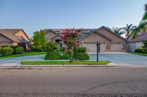 3187 W Almond Ave, Madera, CA 93637 photo 1