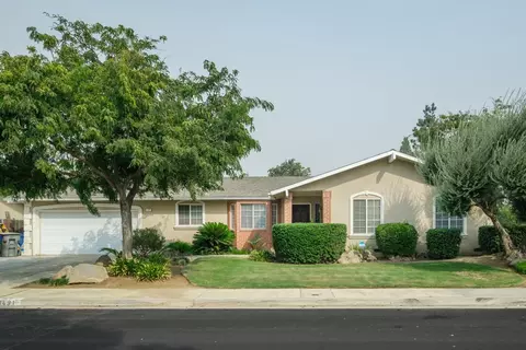 1491 Burgan Ave, Clovis, CA 93611 photo 1