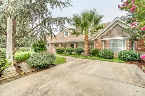 575 W Alluvial Ave, Clovis, CA 93611 photo 2