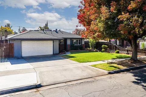 2646 E Hampton Way, Fresno, CA 93726 photo 1