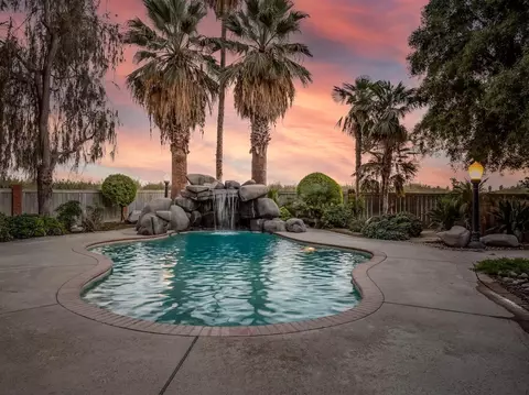 12909 W Whitesbridge Ave, Kerman, CA 93630 photo 1