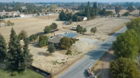 8167 N Fowler Ave, Clovis, CA 93619 photo 1