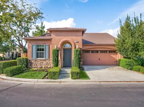1656 N Dara Ln, Clovis, CA 93619 photo 1