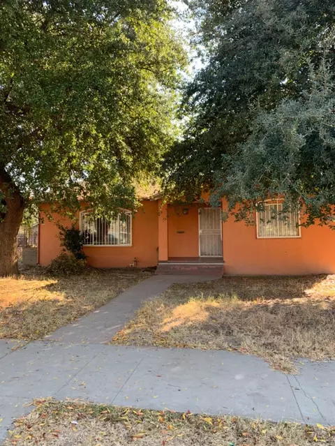 910 E 5th St, Madera, CA 93638 photo 1