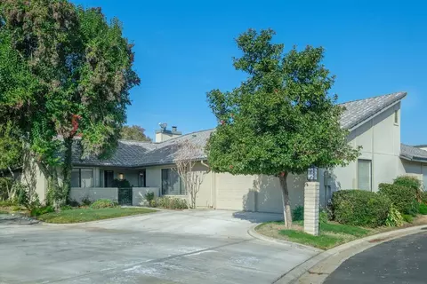 1527 Tollhouse Ln, Clovis, CA 93611 photo 1