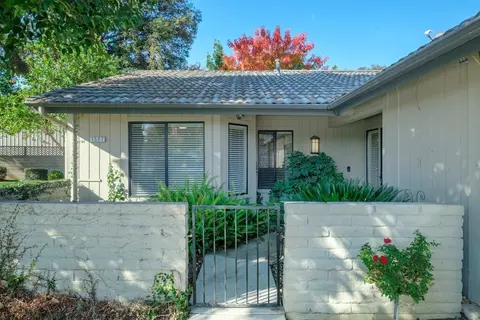 1527 Tollhouse Ln, Clovis, CA 93611 photo 2