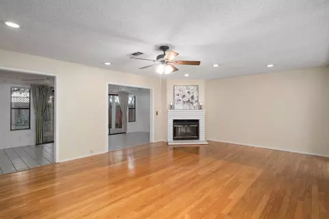 1527 Tollhouse Ln, Clovis, CA 93611 photo 6