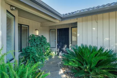 1527 Tollhouse Ln, Clovis, CA 93611 photo 3