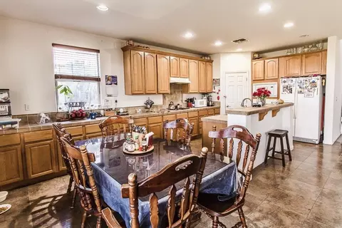 883 S Kenneth Ave, Kerman, CA 93630 photo 7