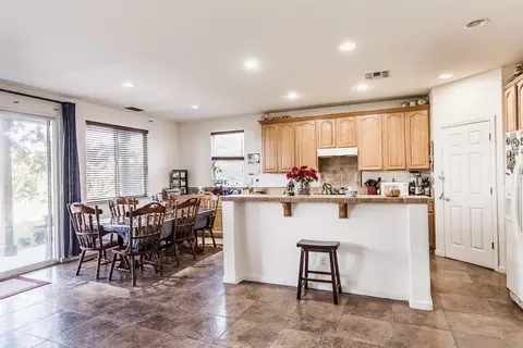 883 S Kenneth Ave, Kerman, CA 93630 photo 6