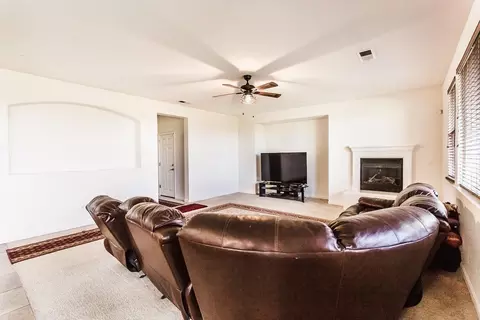 883 S Kenneth Ave, Kerman, CA 93630 photo 8