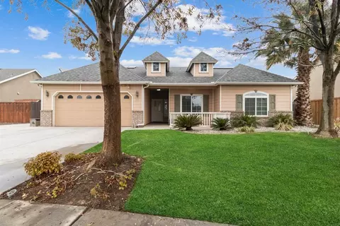 972 Avalon Dr, Lemoore, CA 93245 photo 1