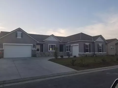 462 S Michelle, Kerman, CA 93630 photo 1