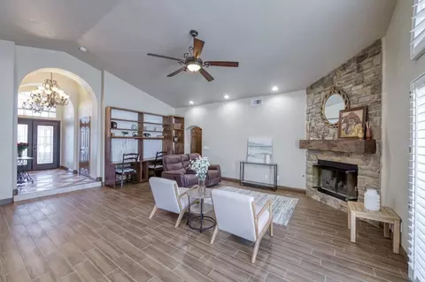 684 N Oxford Ave, Clovis, CA 93611 photo 6