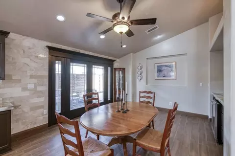 684 N Oxford Ave, Clovis, CA 93611 photo 10