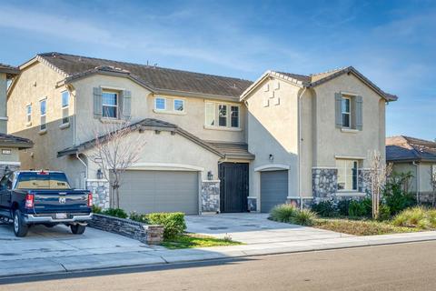1090 Lavender St, Manteca, CA 95337 photo 2