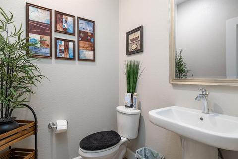 1090 Lavender St, Manteca, CA 95337 photo 18
