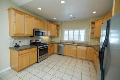2208 Perth Dr, Modesto, CA 95355 photo 11