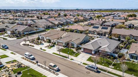 2721 Bellchase Dr, Manteca, CA 95336 photo 4