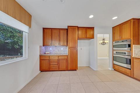 2913 Meadow Hawk Way, Antelope, CA 95843 photo 12