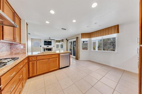 2913 Meadow Hawk Way, Antelope, CA 95843 photo 11