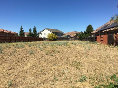 989 N Canyon Dr, Ceres, CA 95307 photo 2