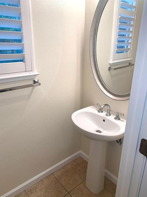 1010 Vaughn Ln, Tracy, CA 95376 photo 9