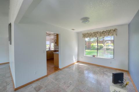 708 Bonneau Ct, Patterson, CA 95363 photo 7