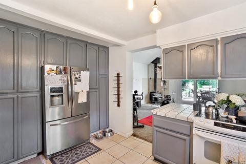 8428 Fair Oaks Blvd, Carmichael, CA 95608 photo 9