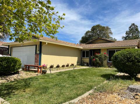 2430 Meadow Dr, Lodi, CA 95240 photo 2