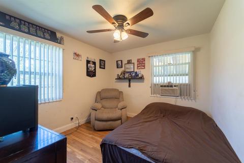 1611 Dixie Ln, Modesto, CA 95350 photo 14