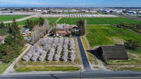 5206 Tully Rd, Modesto, CA 95356 photo 1