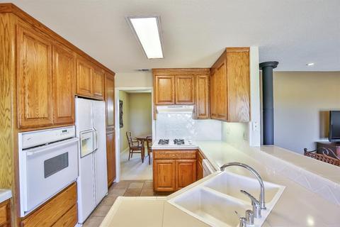 9175 E Underwood Rd, Acampo, CA 95220 photo 11