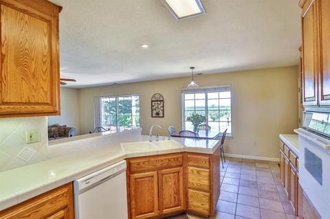 9175 E Underwood Rd, Acampo, CA 95220 photo 10