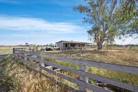 12975 Atkinson Rd, Lodi, CA 95240 photo 2