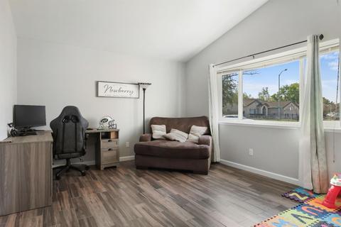 223 W E St, Galt, CA 95632 photo 4