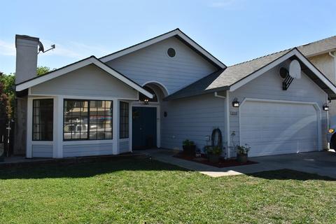 2112 Noelle Ct, Modesto, CA 95355 photo 2