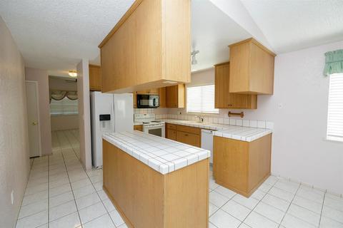 828 W Union Ave, Modesto, CA 95356 photo 14