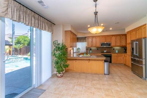 1067 Brook View Ln, Manteca, CA 95337 photo 14