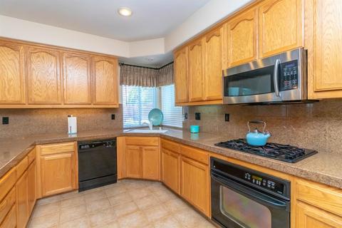 1067 Brook View Ln, Manteca, CA 95337 photo 17