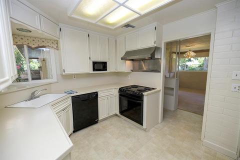 1010 Enslen Ave, Modesto, CA 95350 photo 15