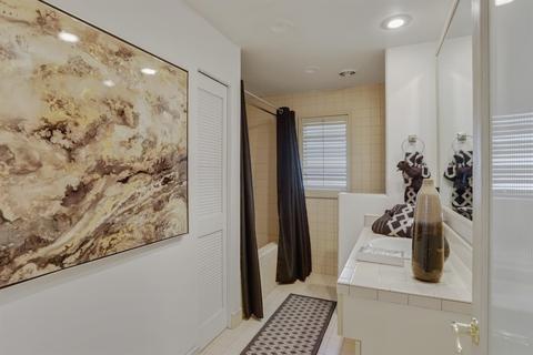 952 Mills Ave, Modesto, CA 95350 photo 57