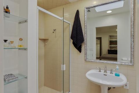 952 Mills Ave, Modesto, CA 95350 photo 63